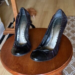 BCBGirls Shiny Purple and Black Heels Size 8 B